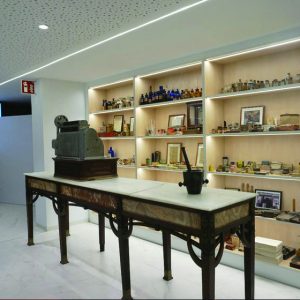 Mostrador farmacia cofa